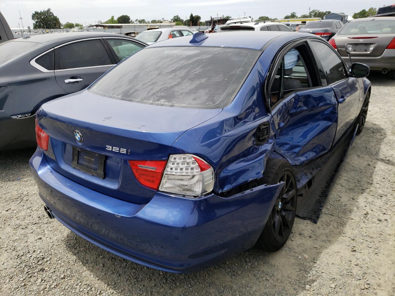 Photo 4 from auction – 2009 BMW 328 I with VIN WBAPH77519NL84885