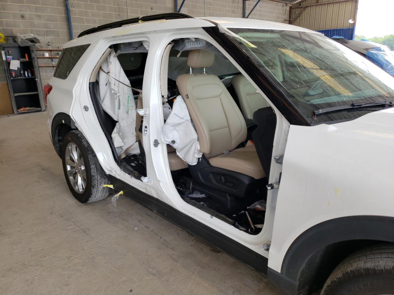 Photo 9 from auction – 2020 FORD EXPLORER X with VIN 1FMSK8DH4LGB18514