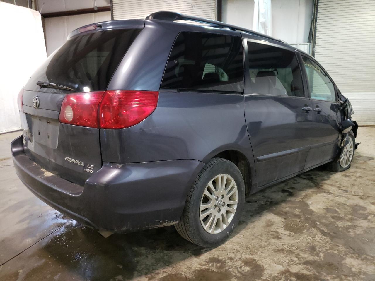 Photo 4 from auction – 2007 TOYOTA SIENNA LE with VIN 5TDBK23C17S003176