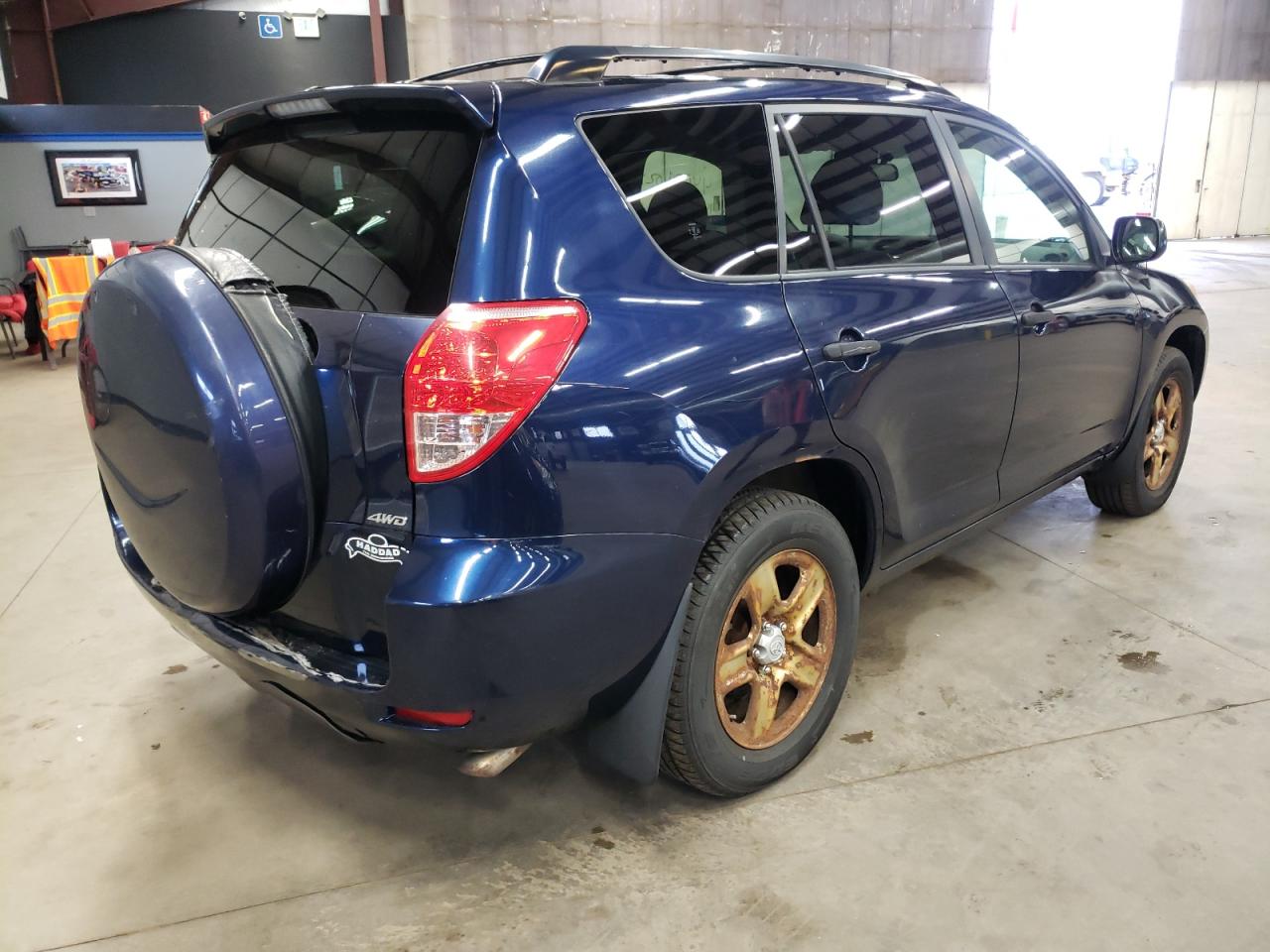 Photo 4 from auction – 2007 TOYOTA RAV4 with VIN JTMBD33V775121627