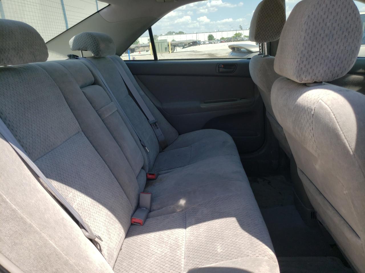 Photo 6 from auction – 2003 TOYOTA CAMRY LE with VIN 4T1BE32K83U772782