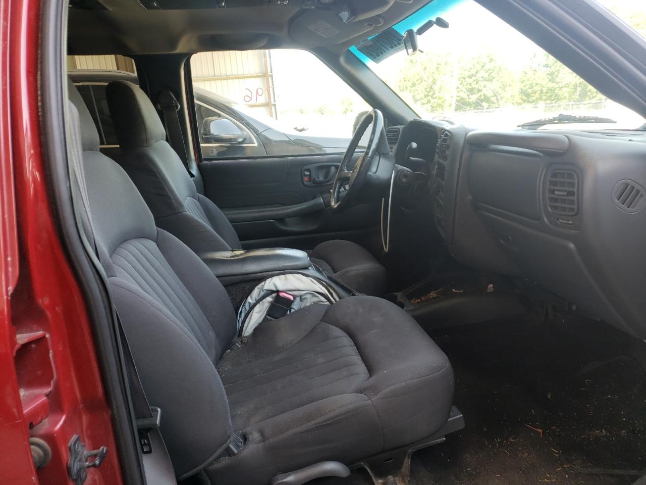 Photo 5 from auction – 2004 CHEVROLET BLAZER with VIN 1GNCS13X34K121497