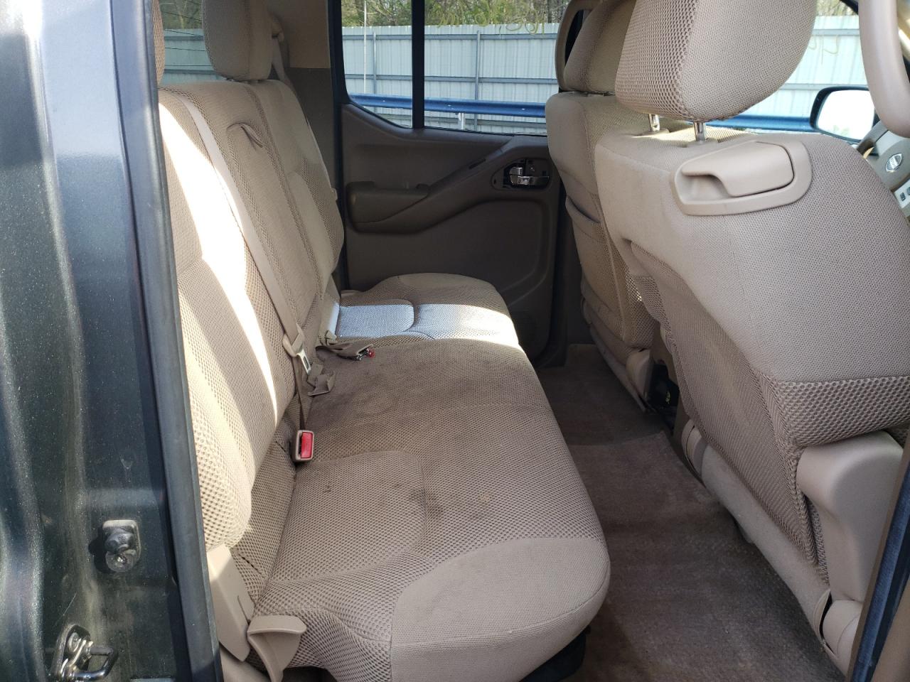 Photo 6 from auction – 2005 NISSAN FRONTIER C with VIN 1N6AD07WX5C463253