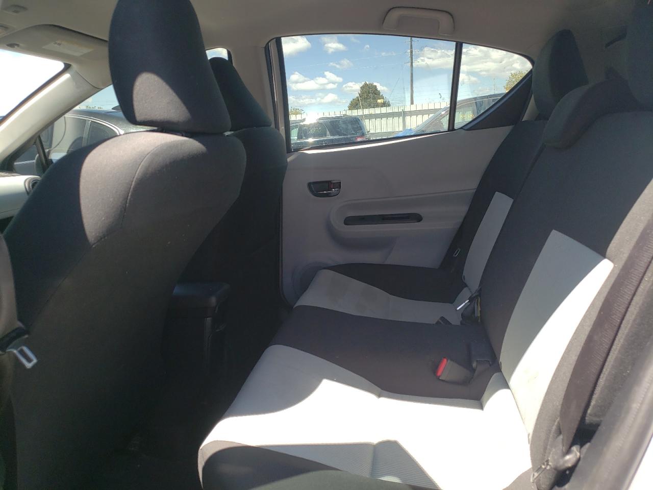 Photo 6 from auction – 2012 TOYOTA PRIUS C with VIN JTDKDTB33C1508693