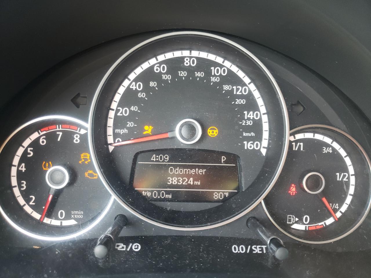 Photo 8 from auction – 2014 VOLKSWAGEN BEETLE with VIN 3VW517AT8EM821627