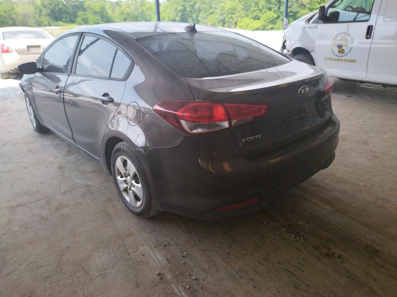 Photo 3 from auction – 2017 KIA FORTE LX with VIN 3KPFK4A73HE149786