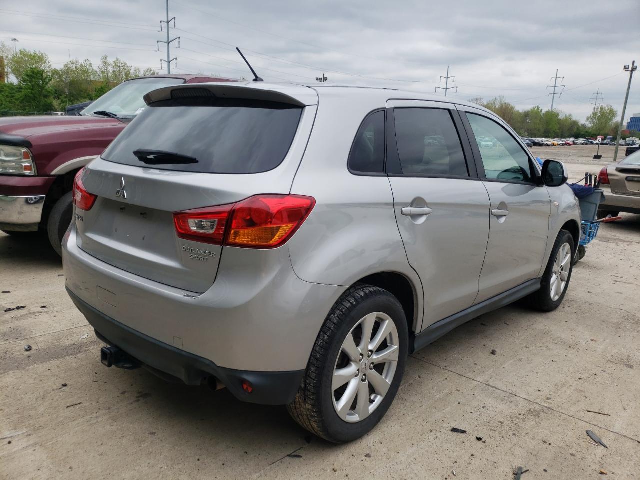 Photo 4 from auction – 2015 MITSUBISHI OUTLANDER with VIN 4A4AP3AU8FE046795