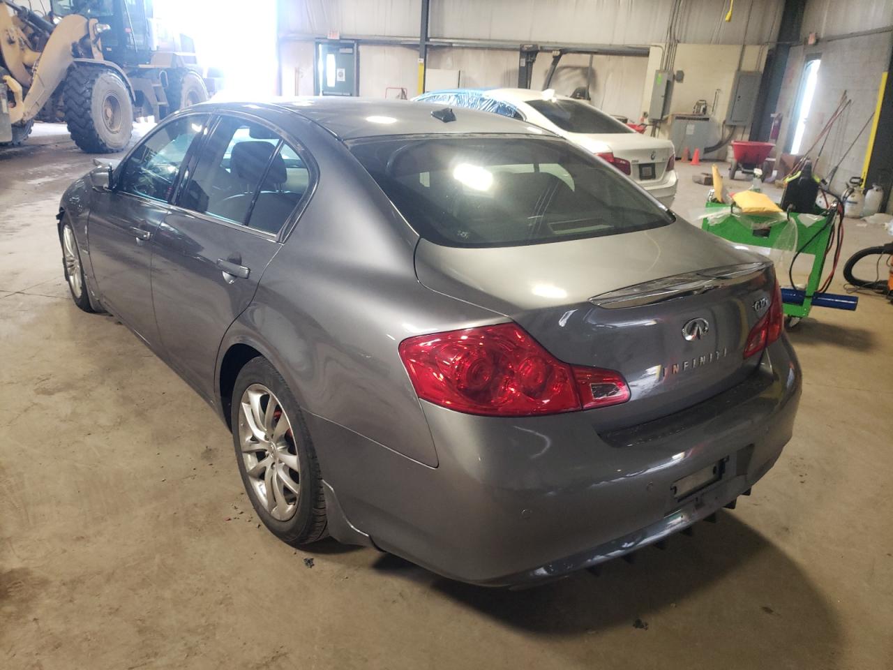 Photo 3 from auction – 2011 INFINITI G37 with VIN JN1CV6AR3BM404178
