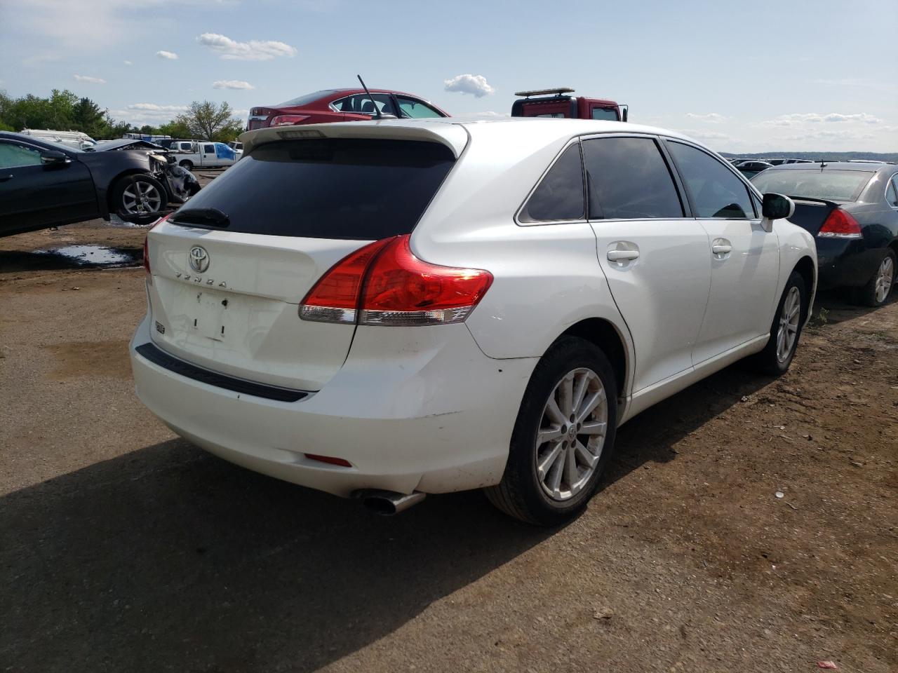 Photo 4 from auction – 2010 TOYOTA VENZA with VIN 4T3ZA3BB3AU035052