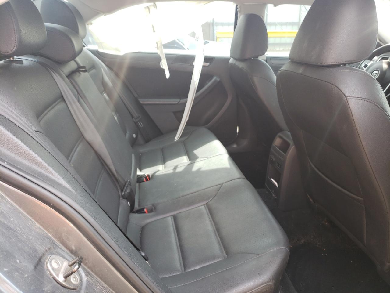 Photo 6 from auction – 2012 VOLKSWAGEN JETTA SE with VIN 3VWDP7AJ6CM427422