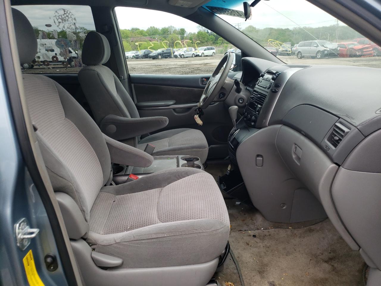 Photo 5 from auction – 2006 TOYOTA SIENNA CE with VIN 5TDZA23C66S519601