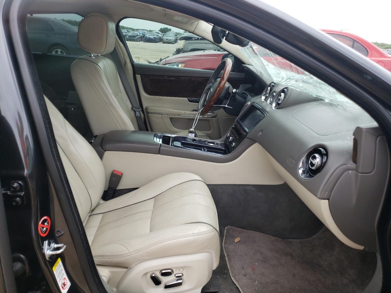 Photo 5 from auction – 2012 JAGUAR XJL with VIN SAJWA2GB2CLV21073