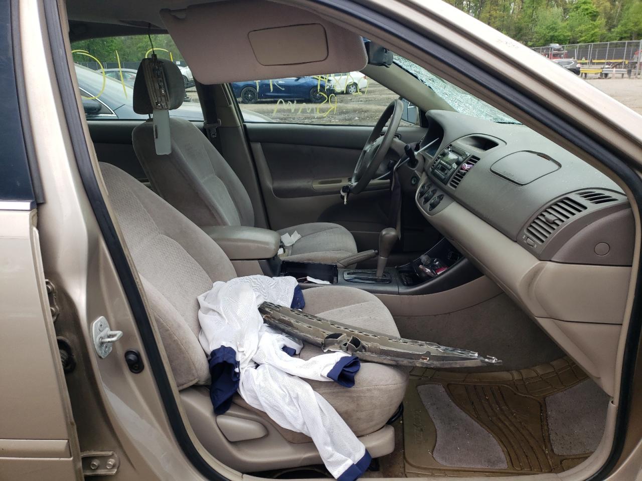 Photo 5 from auction – 2003 TOYOTA CAMRY LE with VIN 4T1BE32K93U704457