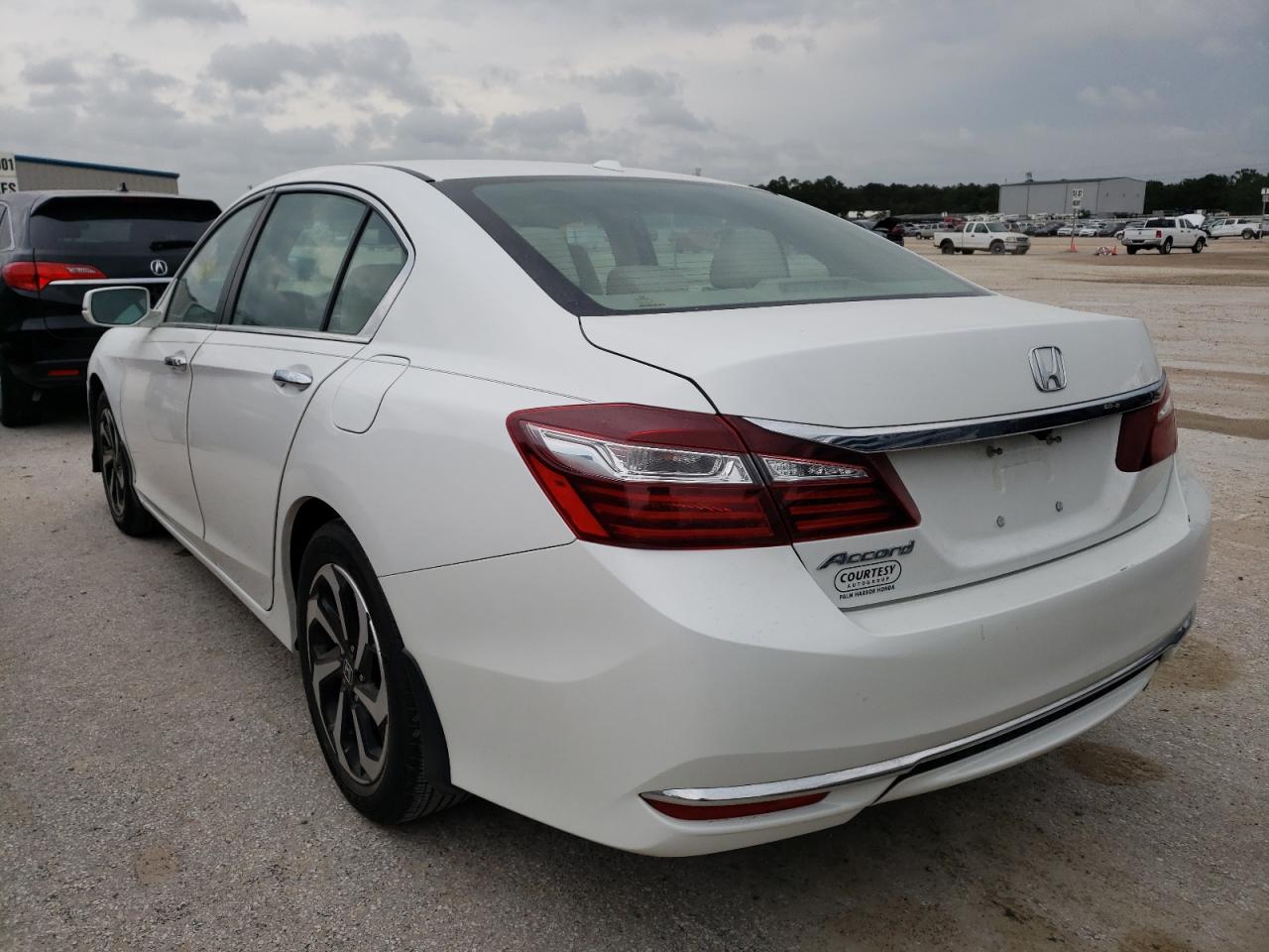 Photo 3 from auction – 2017 HONDA ACCORD EX with VIN 1HGCR2F02HA052209