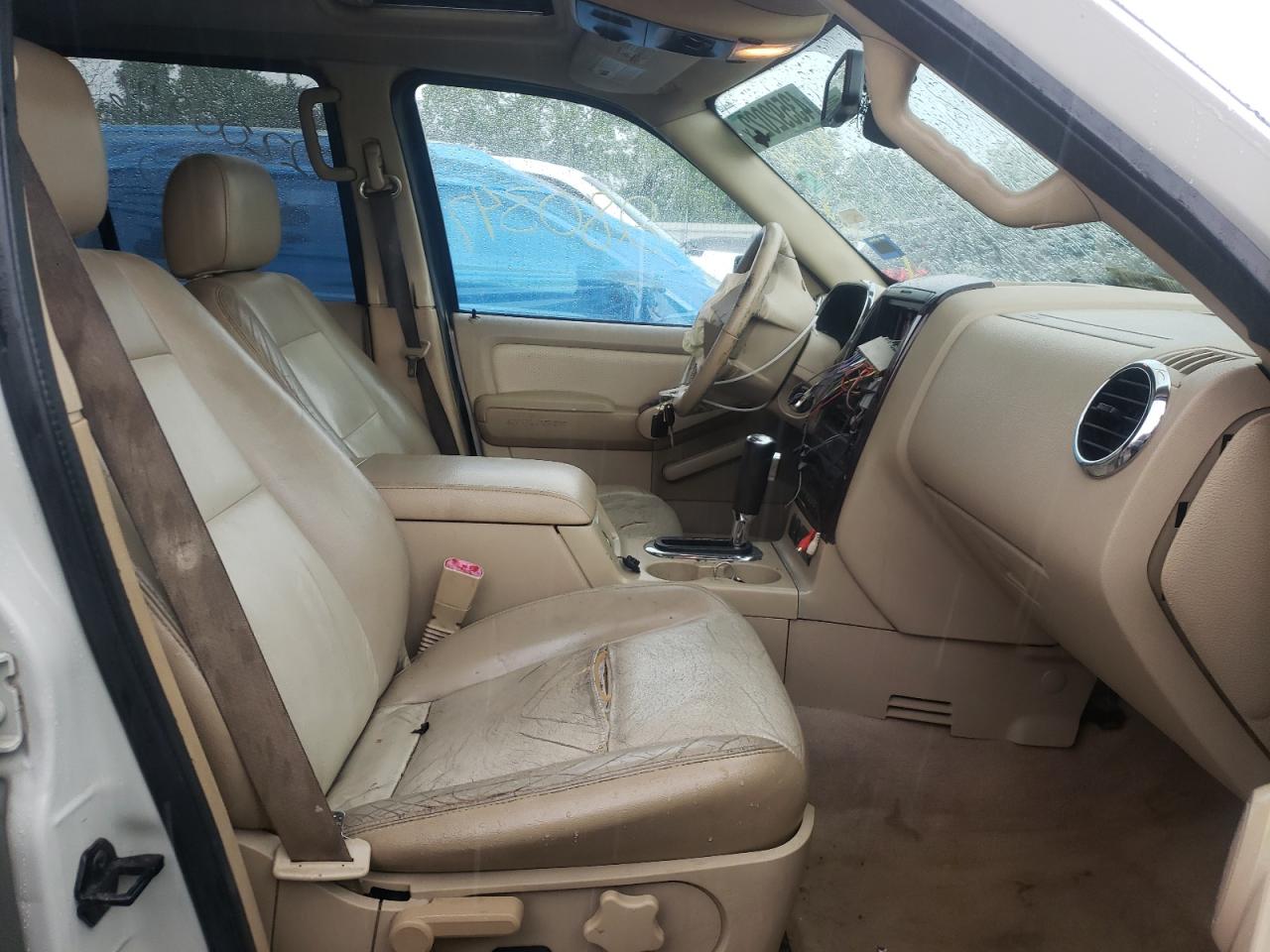 Photo 5 from auction – 2006 FORD EXPLORER L with VIN 1FMEU65866ZA15341