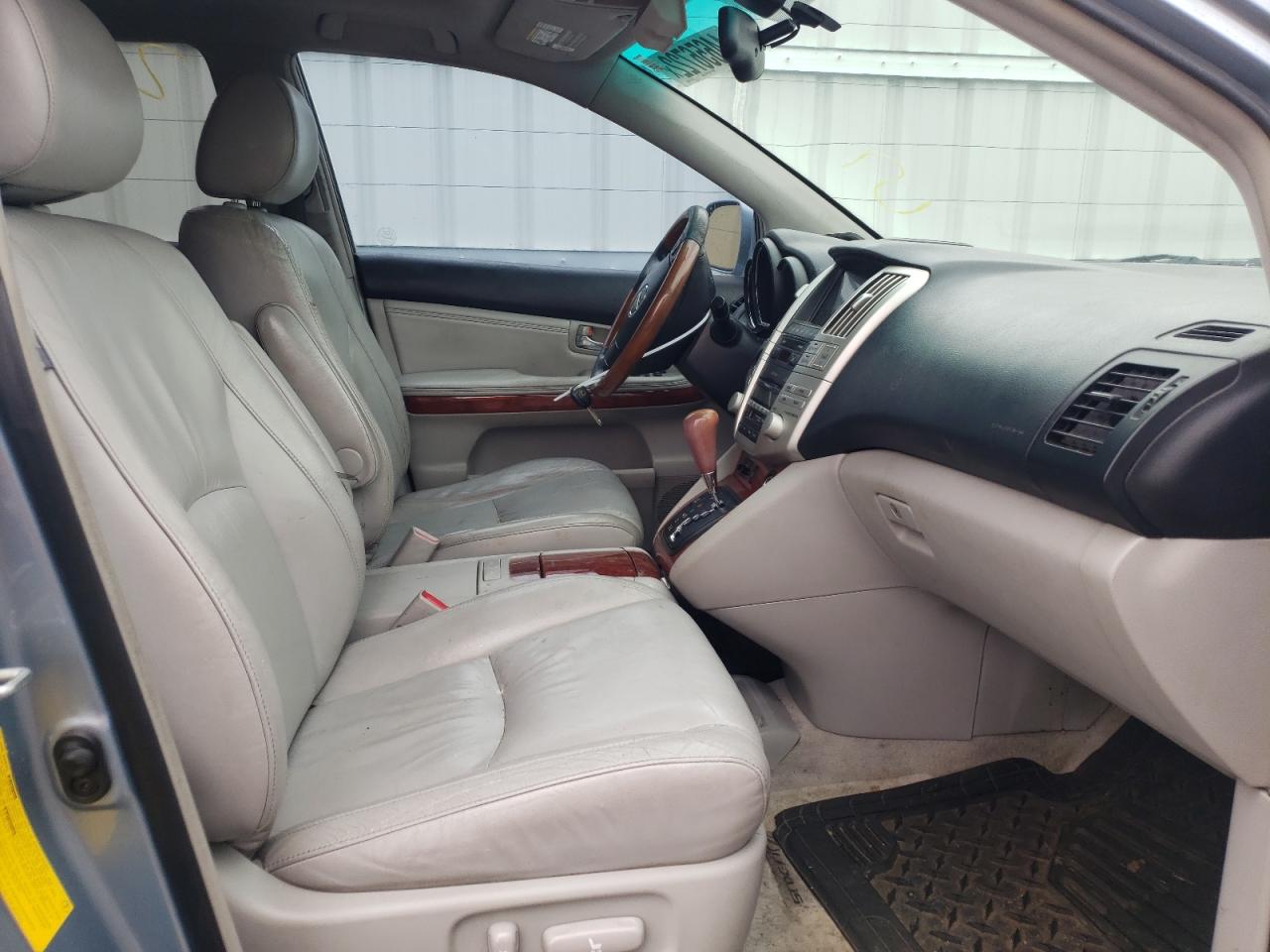 Photo 5 from auction – 2004 LEXUS RX 330 with VIN JTJGA31U640001901
