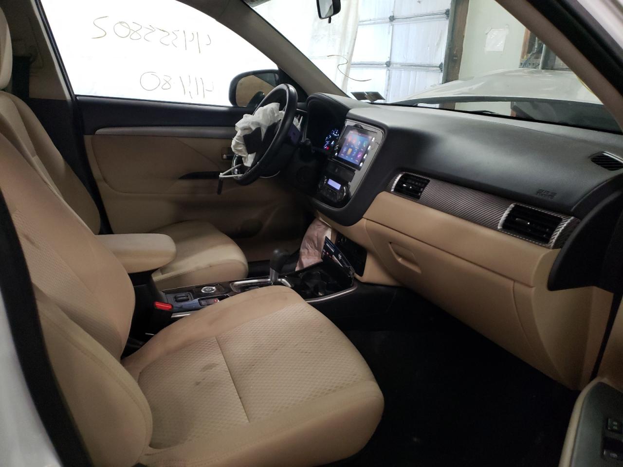 Photo 5 from auction – 2017 MITSUBISHI OUTLANDER with VIN JA4AZ3A34HZ017289
