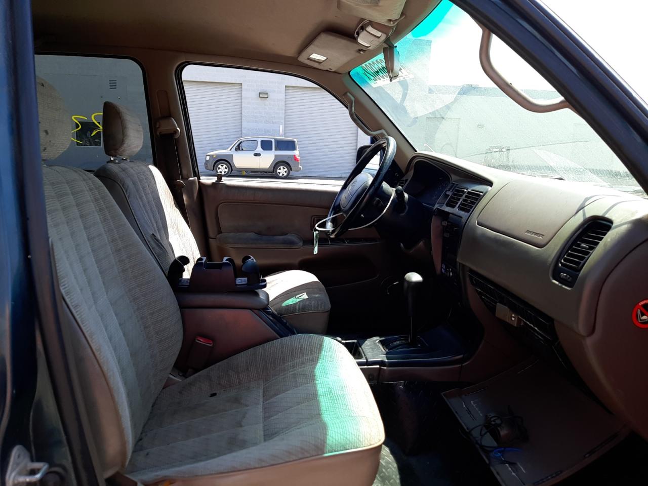 Photo 5 from auction – 1996 TOYOTA 4RUNNER SR with VIN JT3GN86R9T0018137