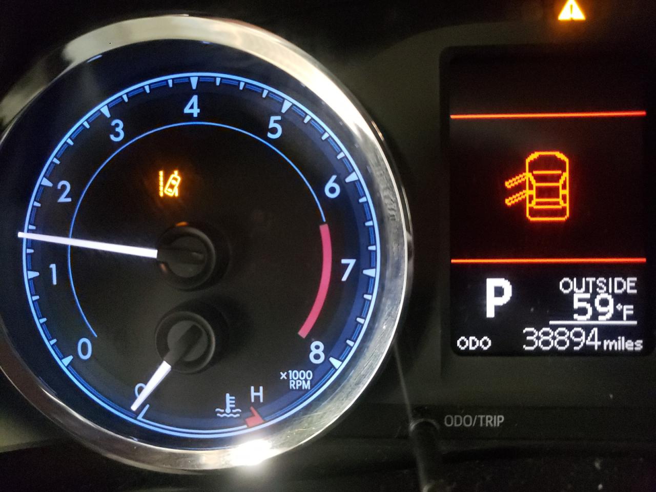 Photo 8 from auction – 2018 TOYOTA COROLLA L with VIN 2T1BURHEXJC990390