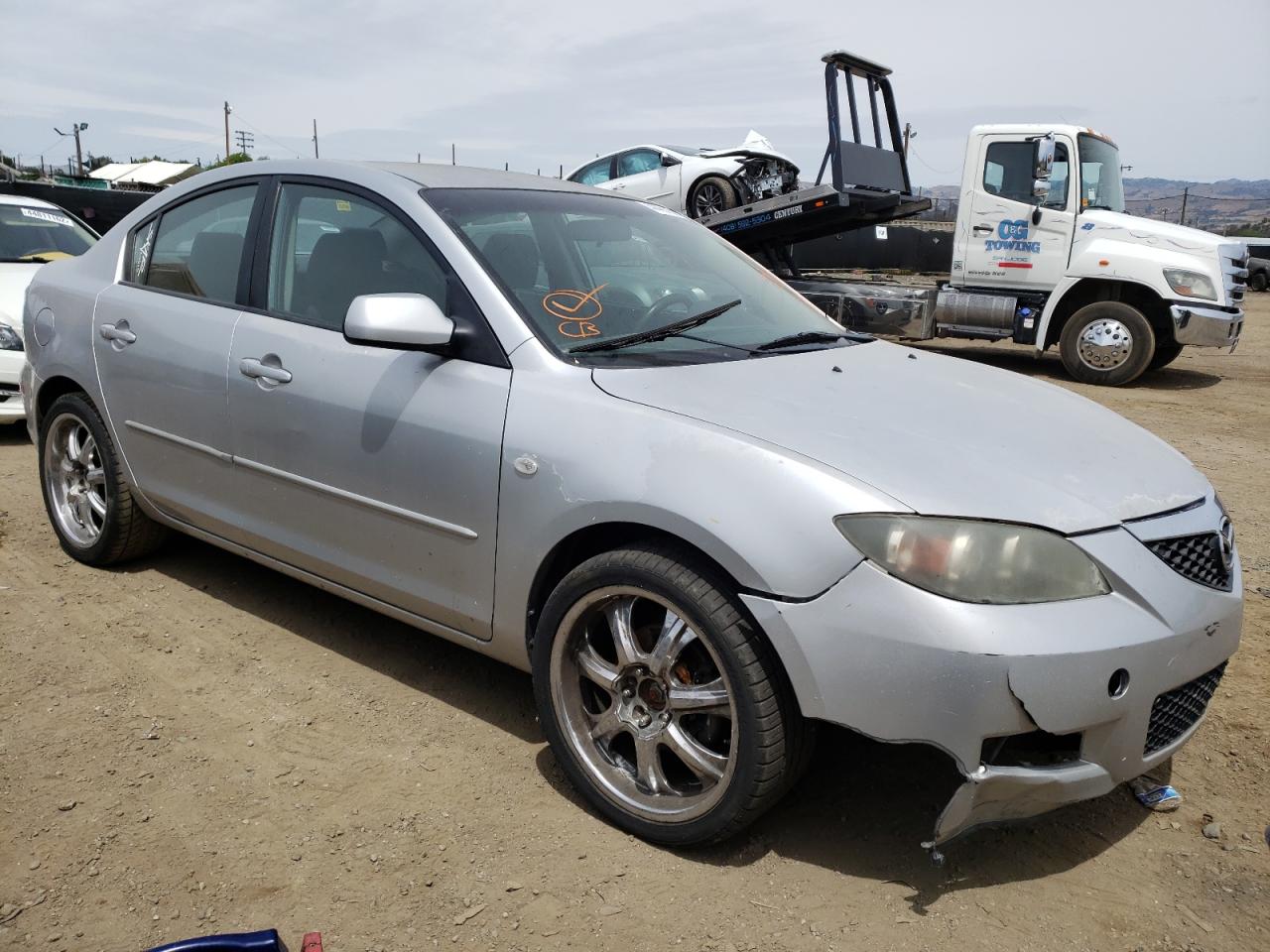 MAZDA 3 I 2008 with VIN JM1BK32F981782682 - Photo from auction