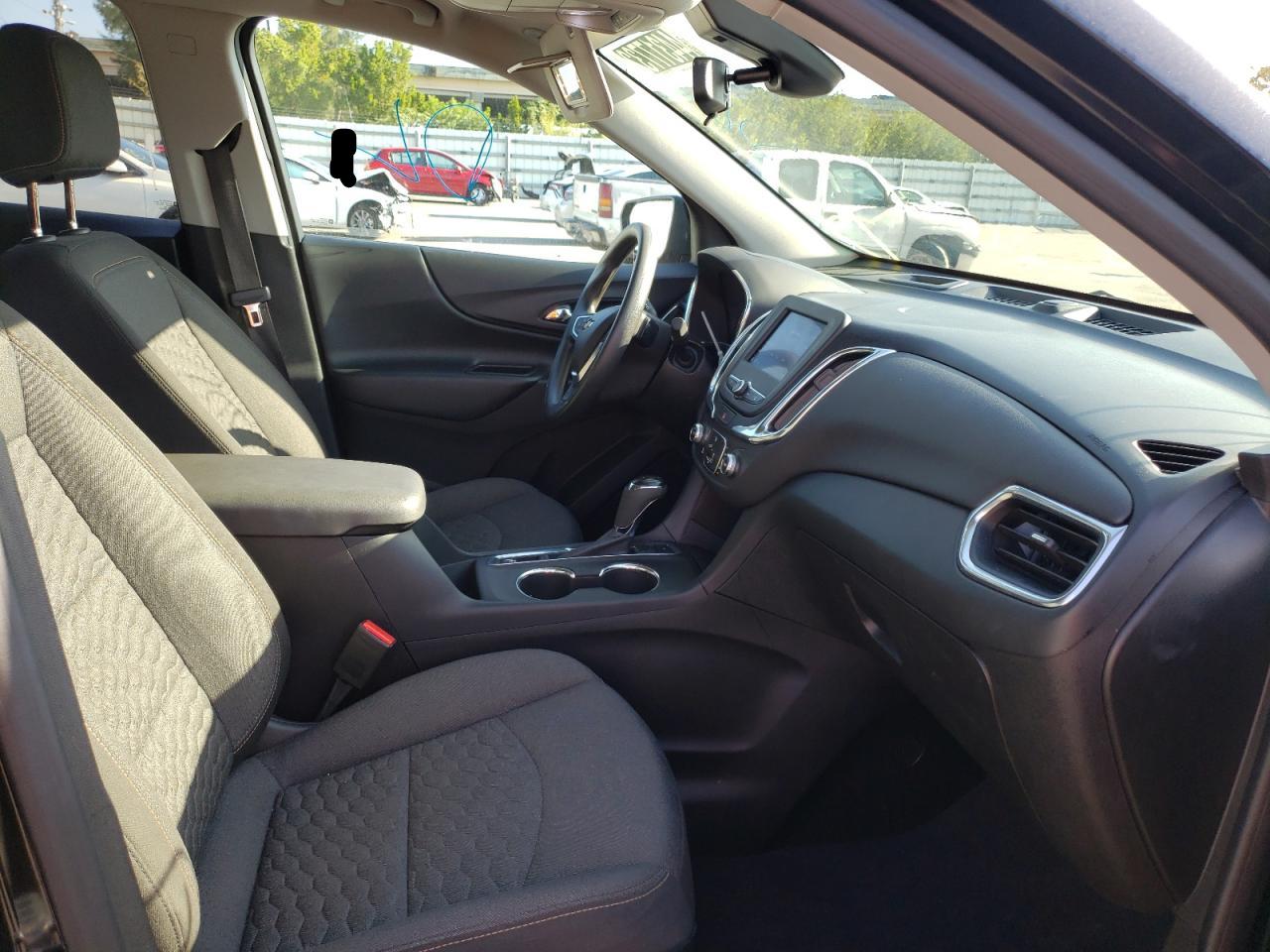 Photo 5 from auction – 2020 CHEVROLET EQUINOX LT with VIN 2GNAXUEV3L6235099