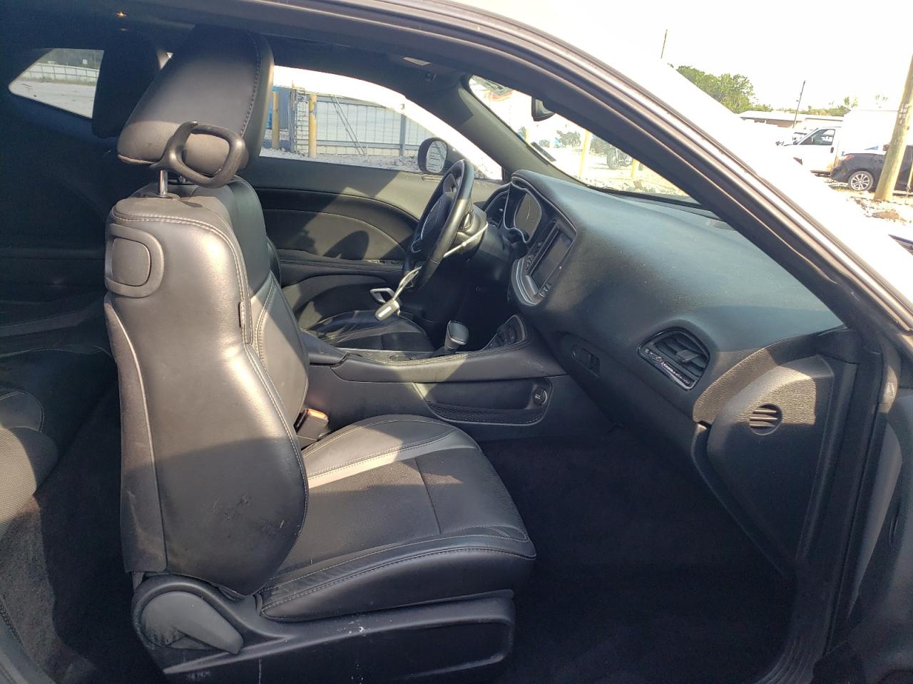 Photo 5 from auction – 2018 DODGE CHALLENGER with VIN 2C3CDZGG2JH220153