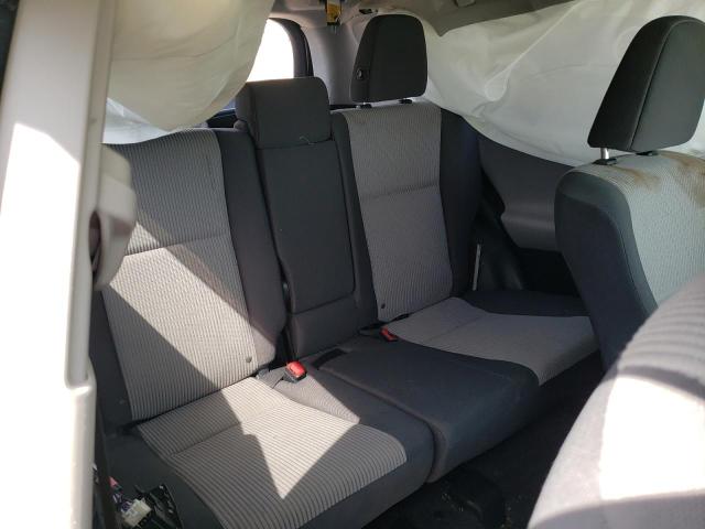 Photo 6 from auction – 2015 TOYOTA RAV4 LE with VIN JTMBFREV0FJ019232