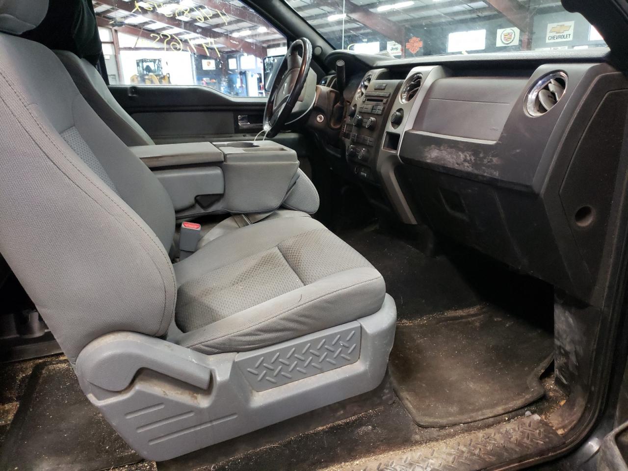 Photo 5 from auction – 2012 FORD F150 SUPER with VIN 1FTFX1EF2CFA27839