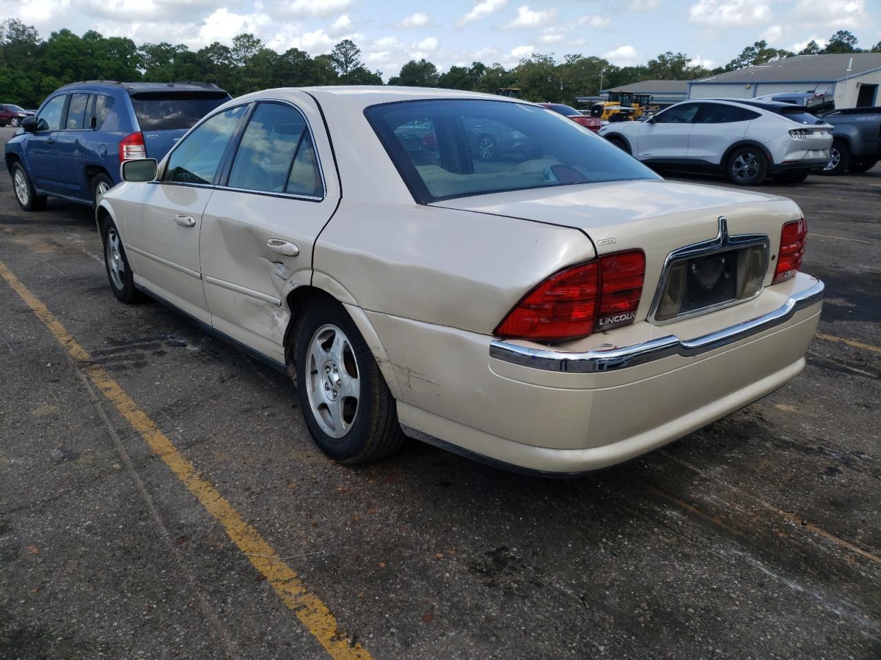 Photo 3 from auction – 2000 LINCOLN LS with VIN 1LNHM86S1YY924518