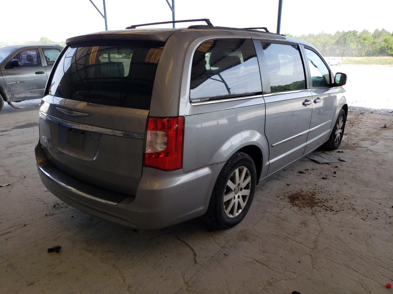 Photo 4 from auction – 2013 CHRYSLER TOWN & COU with VIN 2C4RC1BG6DR674289