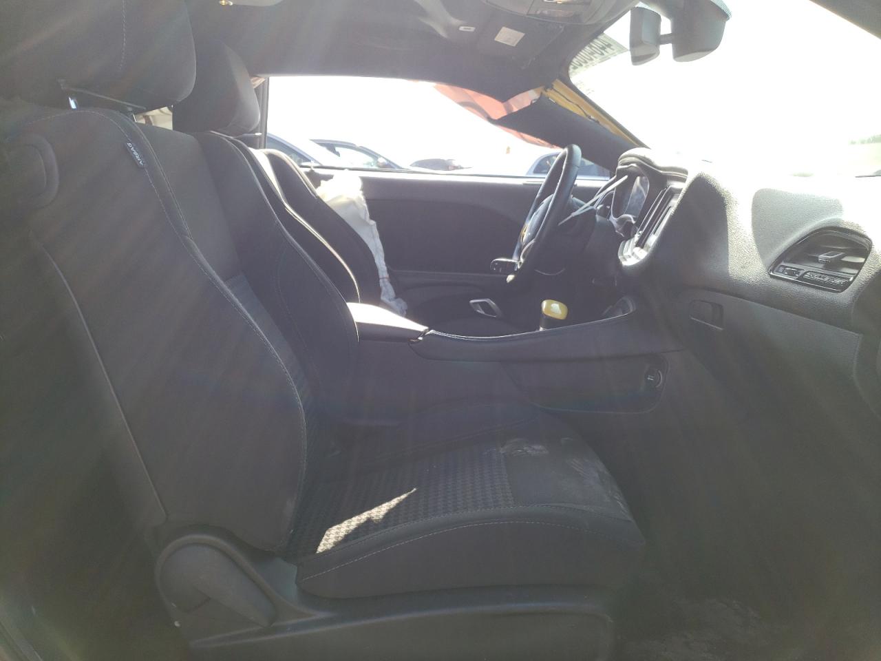 Photo 5 from auction – 2017 DODGE CHALLENGER with VIN 2C3CDZAG5HH611011