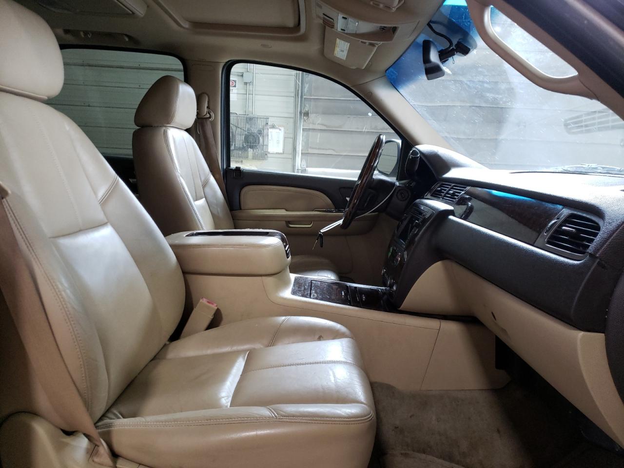 Photo 5 from auction – 2009 GMC YUKON DENA with VIN 1GKFK03219R271499
