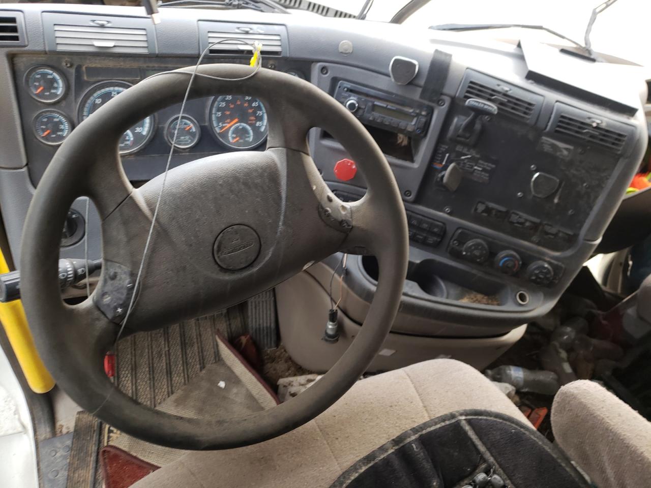 Photo 9 from auction – 2017 FREIGHTLINER CASCADIA 1 with VIN 1FUJGLDR4HLHP0489