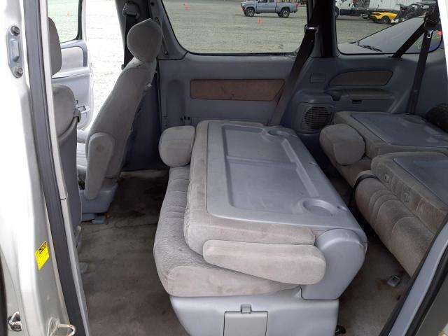 Photo 6 from auction – 2002 TOYOTA SIENNA CE with VIN 4T3ZF19C32U502430