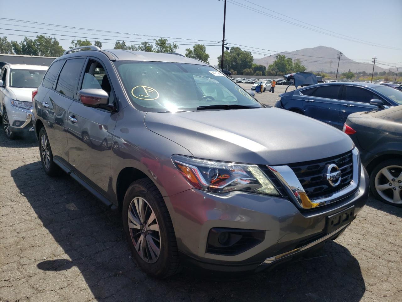 Photo 1 from auction – 2017 NISSAN PATHFINDER with VIN 5N1DR2MM0HC690063