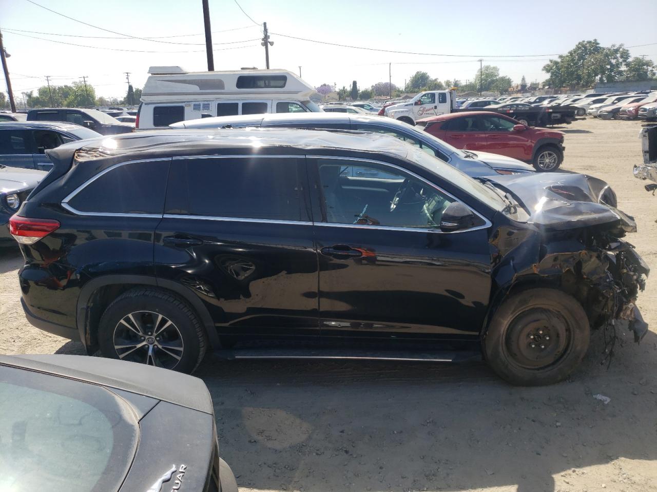 Photo 9 from auction – 2018 TOYOTA HIGHLANDER with VIN 5TDZARFH4JS039288