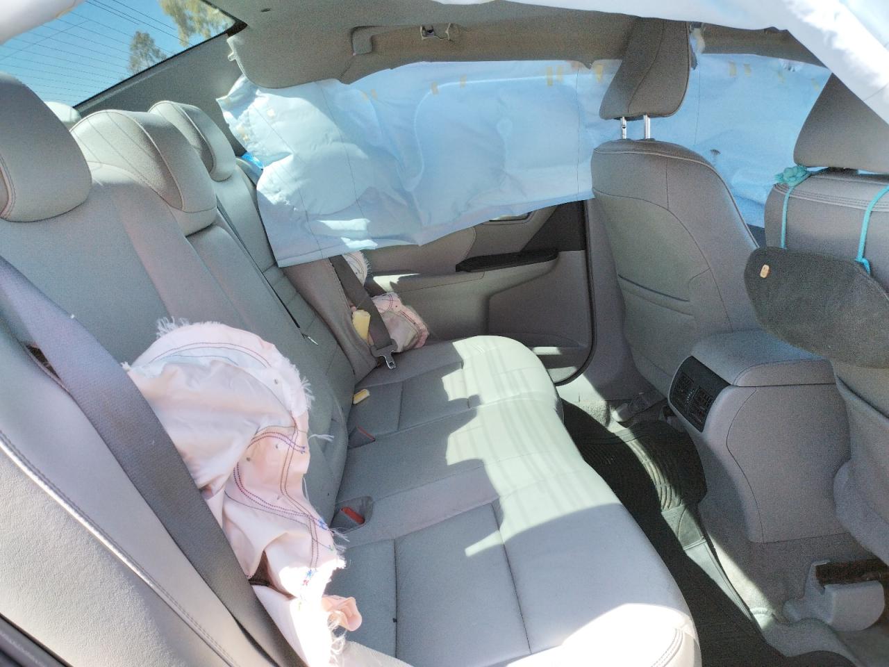 Photo 6 from auction – 2015 TOYOTA CAMRY HYBR with VIN 4T1BD1FK7FU147294