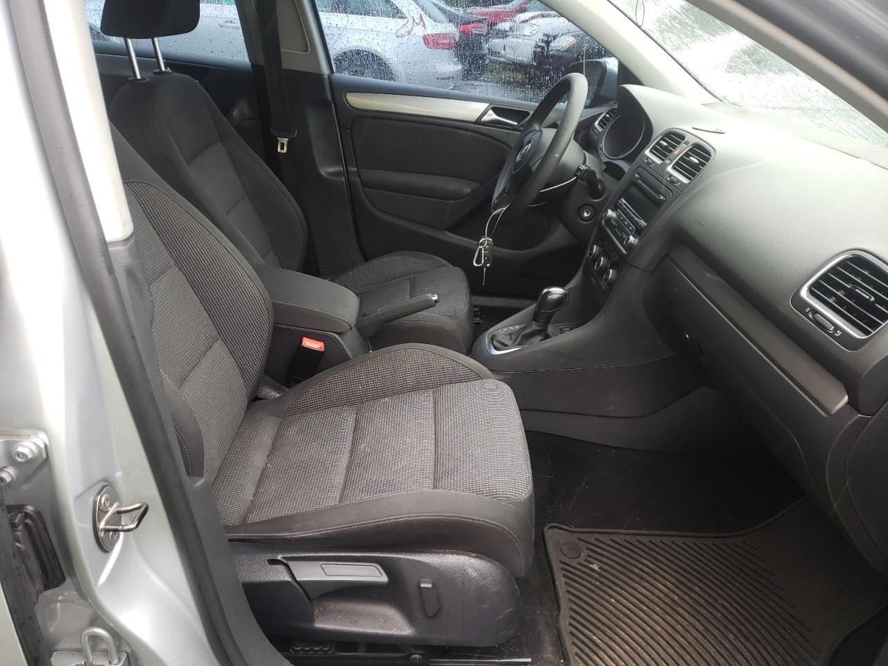 Photo 19 from auction – 2012 VOLKSWAGEN GOLF with VIN WVWDB7AJ6CW049393
