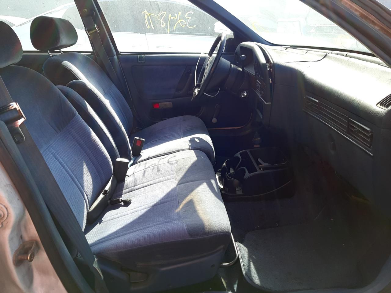Photo 5 from auction – 1988 FORD TAURUS L with VIN 1FABP50U2JA247803