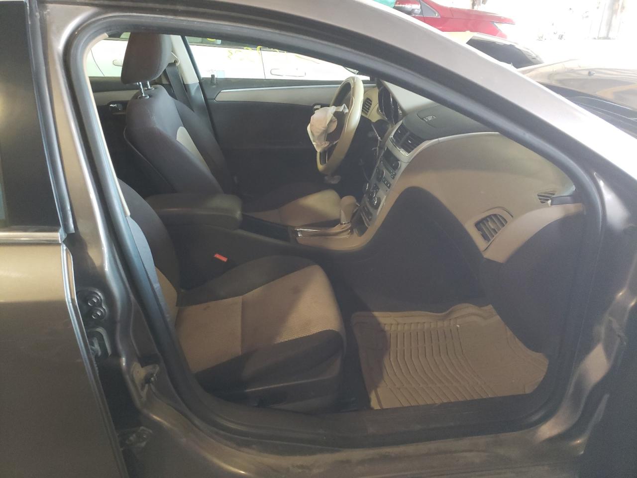 Photo 5 from auction – 2011 CHEVROLET MALIBU LS with VIN 1G1ZA5EU1BF350033