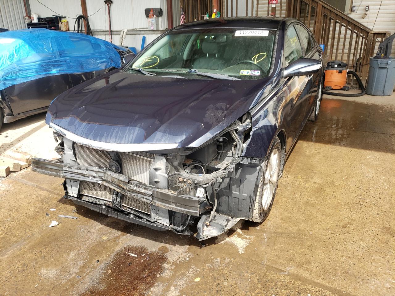 Photo 2 from auction – 2011 HYUNDAI SONATA SE with VIN 5NPEC4AC2BH126055