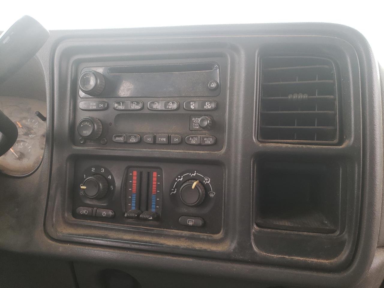 Photo 9 from auction – 2006 CHEVROLET SILVERADO with VIN 1GCEK19B96Z281925