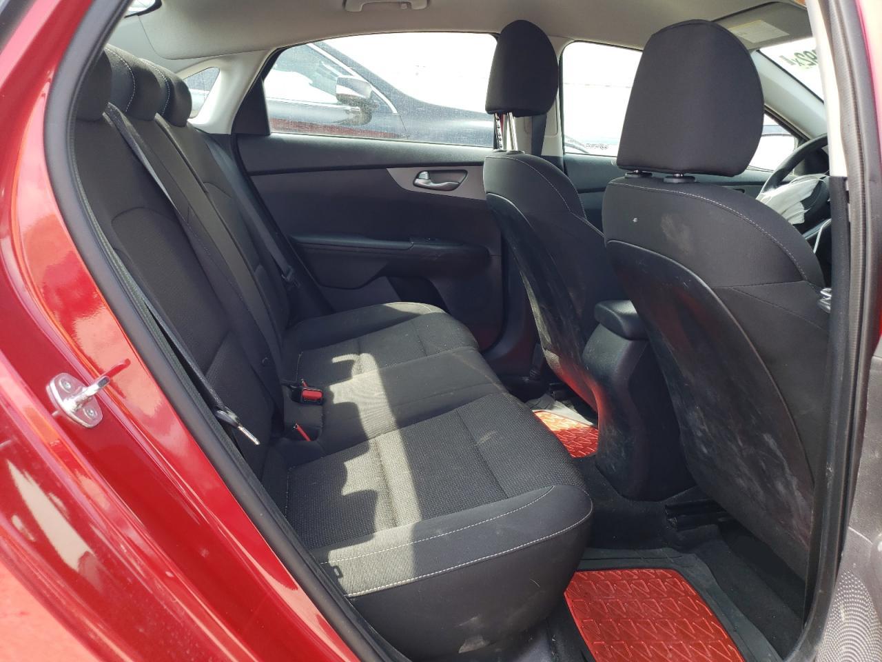 Photo 6 from auction – 2021 KIA FORTE FE with VIN 3KPF24AD7ME306607