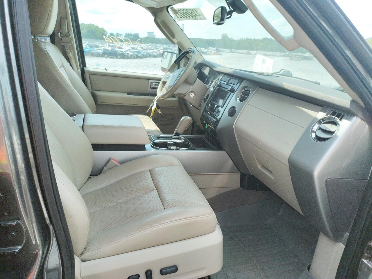 Photo 5 from auction – 2013 FORD EXPEDITION with VIN 1FMJU1K57DEF62702
