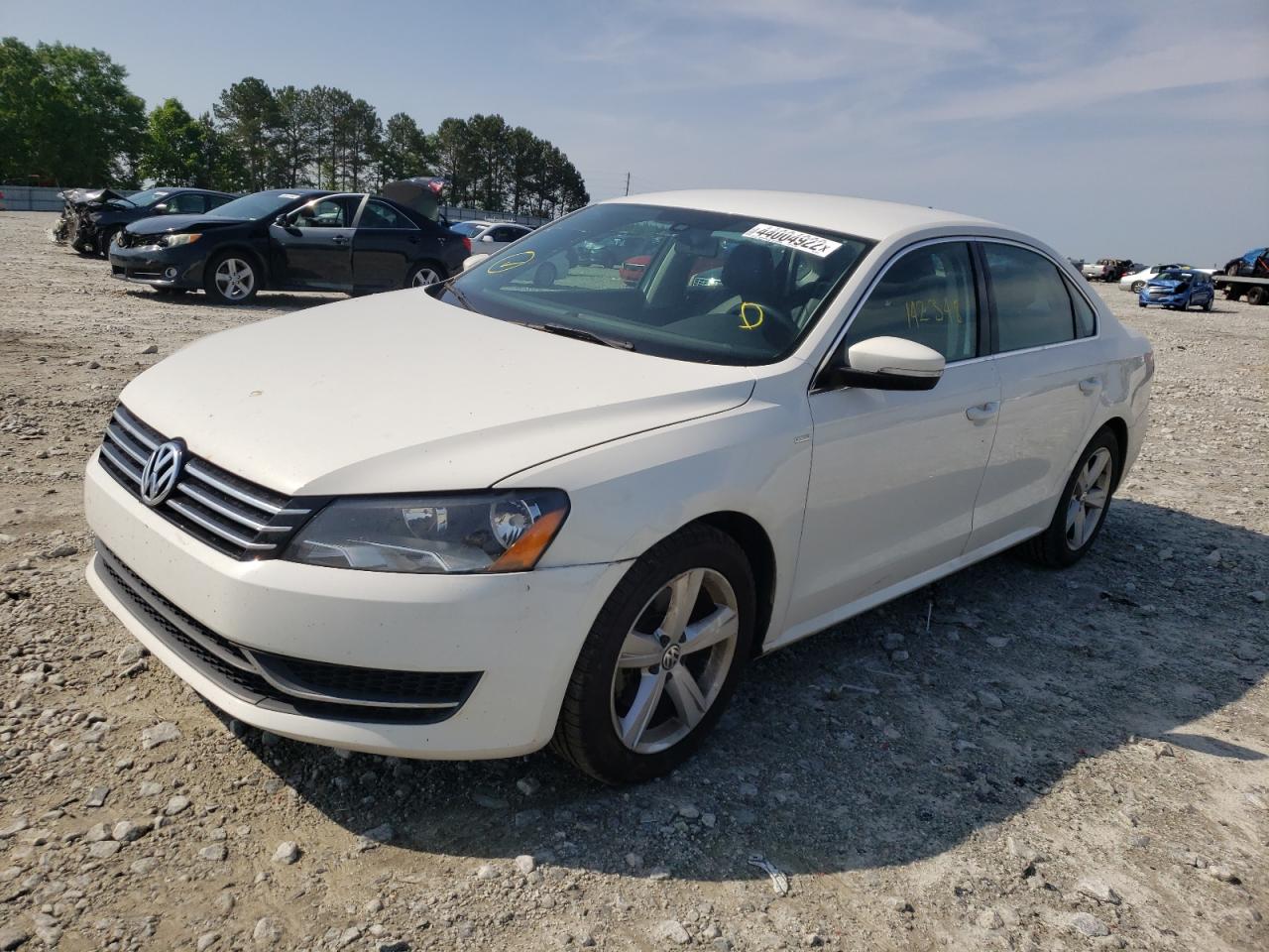 Photo 2 from auction – 2014 VOLKSWAGEN PASSAT S with VIN 1VWAS7A39EC031671
