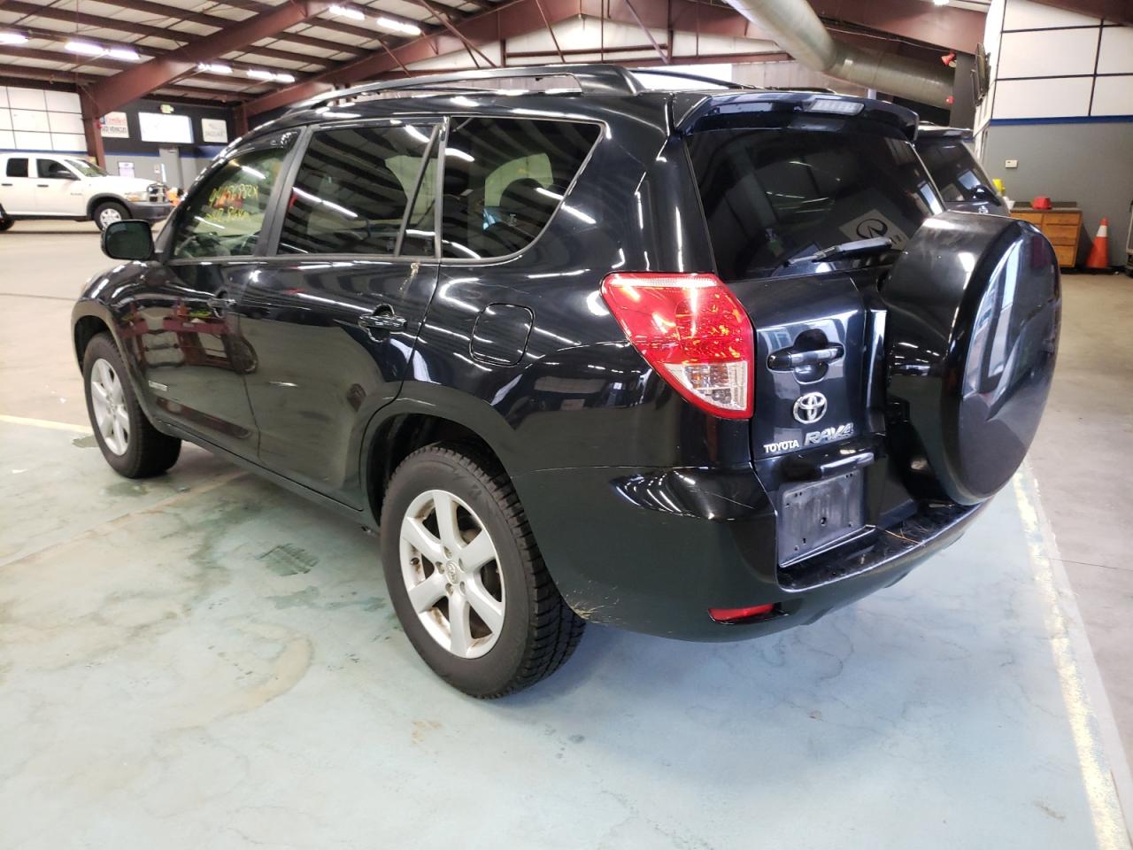 Photo 3 from auction – 2006 TOYOTA RAV4 LIMIT with VIN JTMBD31V865021201