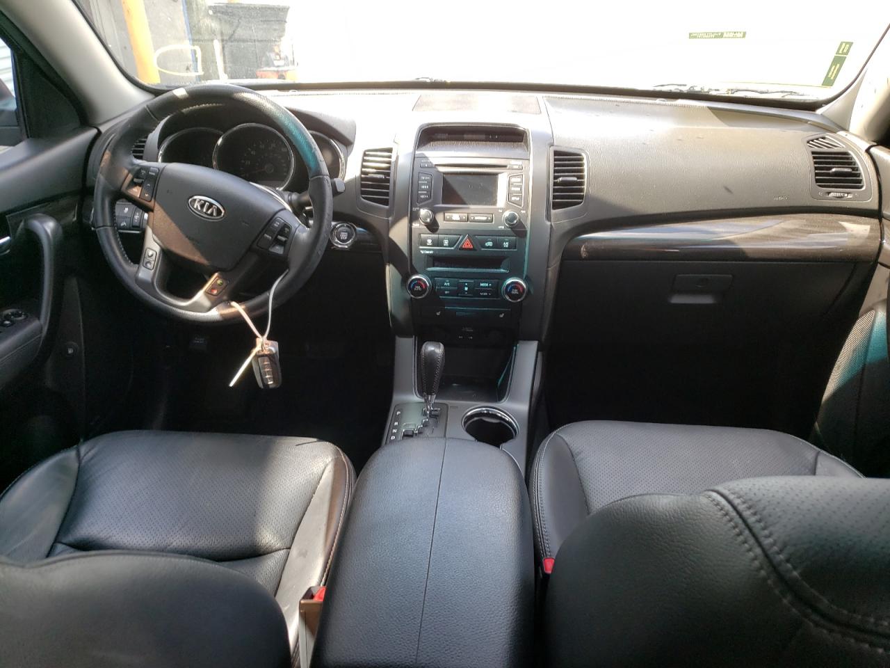 Photo 9 from auction – 2012 KIA SORENTO EX with VIN 5XYKU4A29CG265163