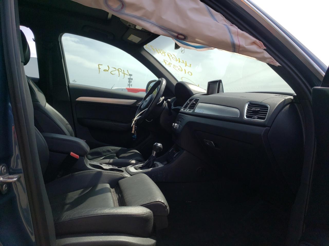 Photo 5 from auction – 2018 AUDI Q3 PREMIUM with VIN WA1JCCFS0JR016387
