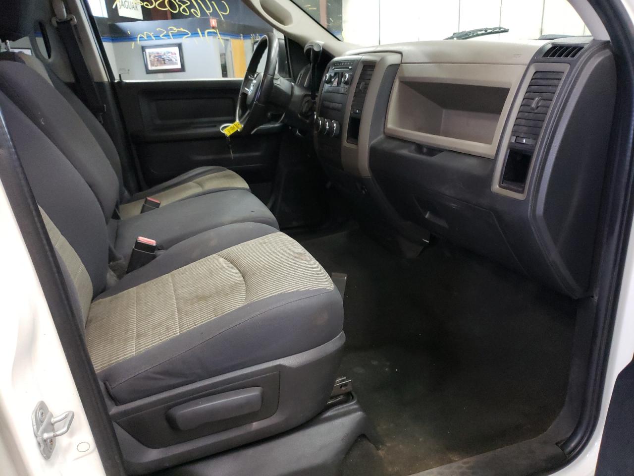 Photo 5 from auction – 2009 DODGE RAM 1500 with VIN 1D3HV18PX9S765494