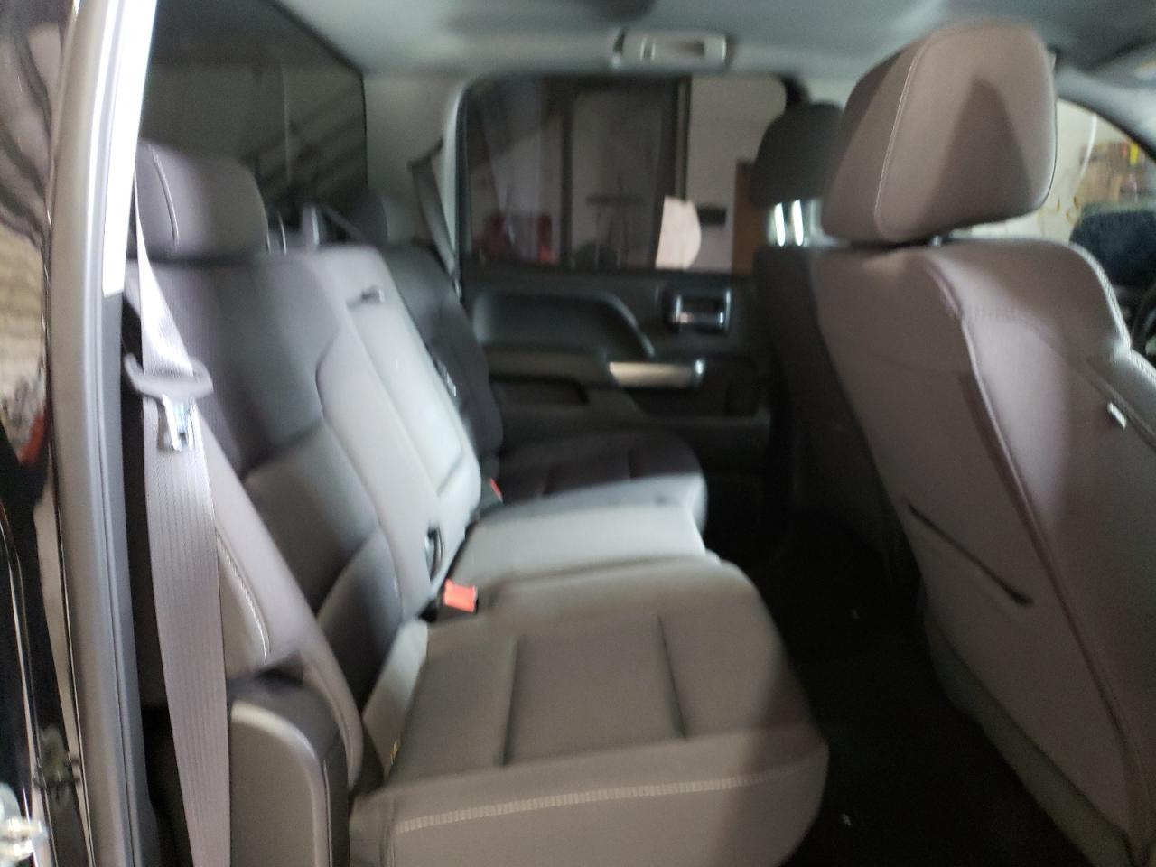 Photo 6 from auction – 2018 CHEVROLET silverado with VIN 1GCUKREC2JF162231